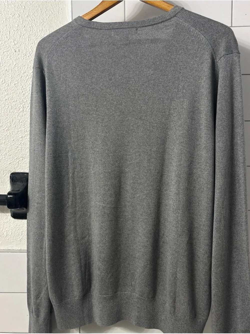 Banana Republic Men's V-Neck Sweater Luxury Blend with Cashmere Gray Heather